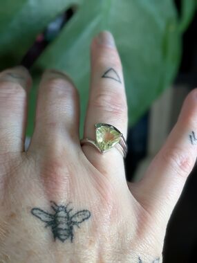Sterling Silver Trillion-Cut Lemon Quartz Gemstone Ring
